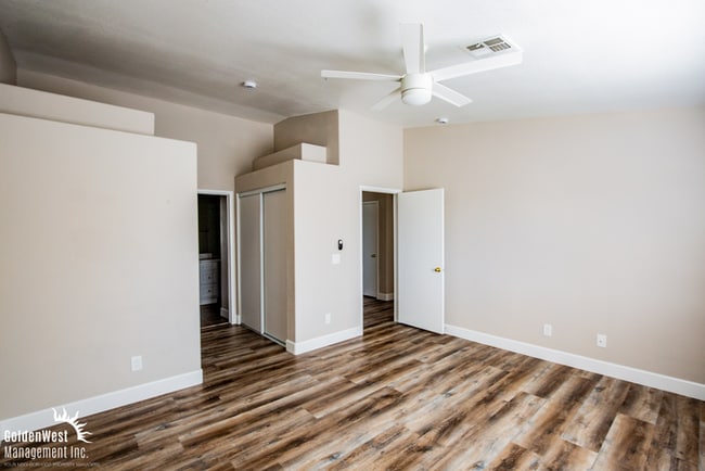 Foto del edificio - Stylish 2Bdm 2Ba Upstairs Condo in Gated C...