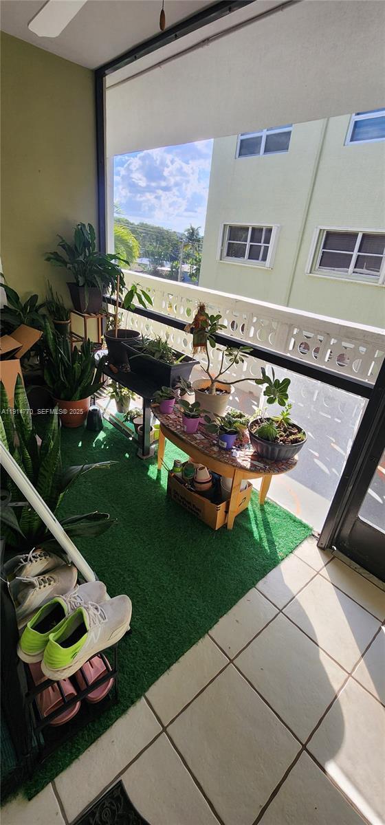 Foto del edificio - 1425 Arthur St