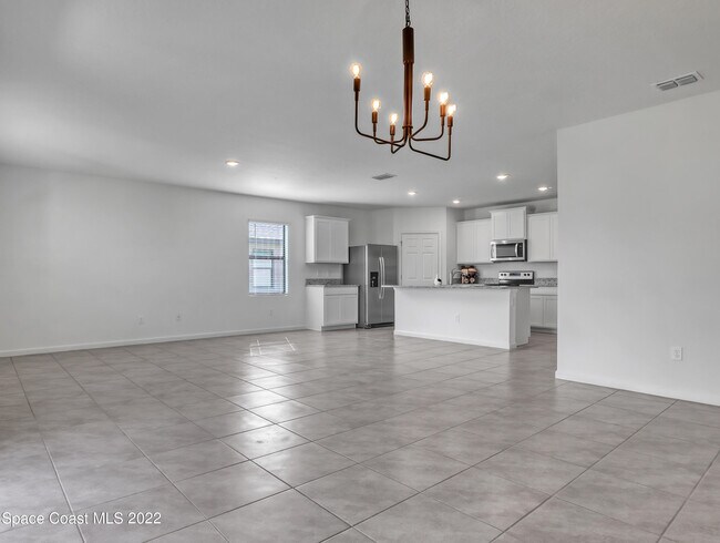 Building Photo - 7508 Tourmaline Dr