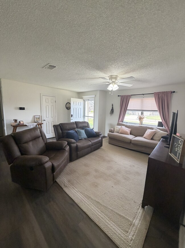 Photo - 927 E Krayler Ave House