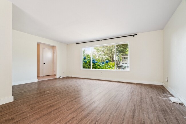 Building Photo - 13105 NE 135th St