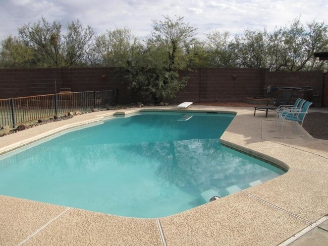 Building Photo - 3640 N Bear Canyon