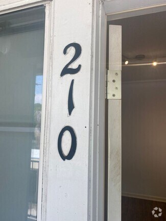 Building Photo - 921 Marine Dr