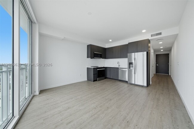 Building Photo - 2000 Biscayne Blvd