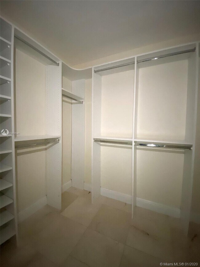 Foto del edificio - 170 Ocean Ln Dr