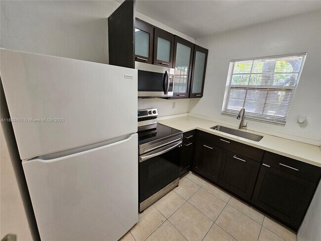 Foto del edificio - 2325 Taylor St