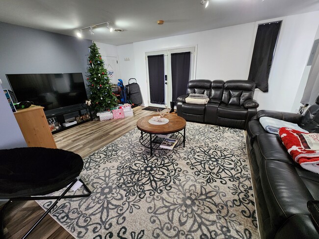 Living room - 89 S Main St