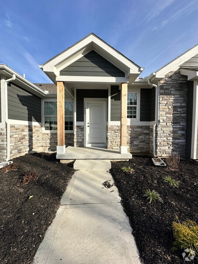 Townhomes For Rent in Overland Park, KS 153 Townhouses