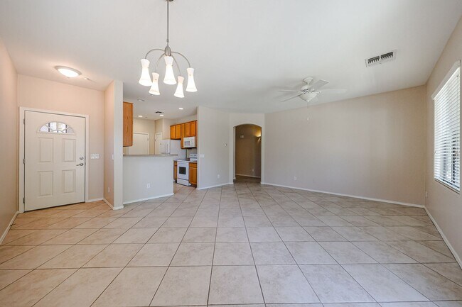 Foto del edificio - *GATED ENTRY*PRIME LOCATION*