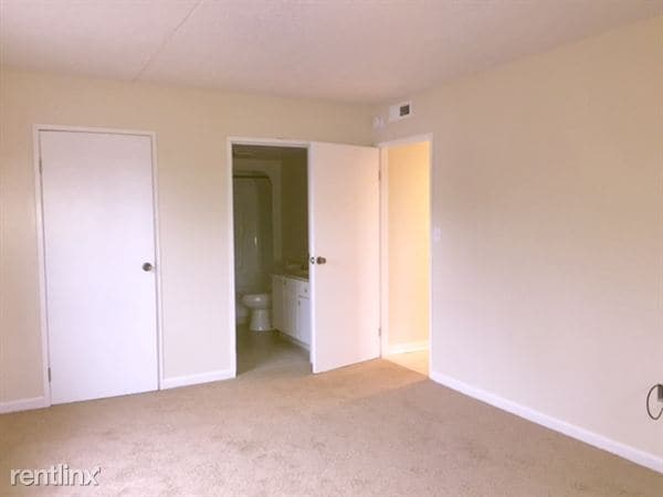 Building Photo - 915 S Seminole Dr