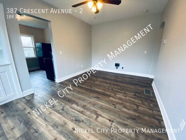 Foto del edificio - 387 Crescent Ave