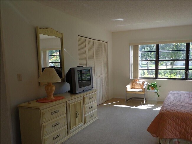 Building Photo - 7070 Fairway Bend Ln