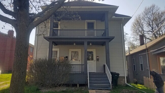 Frente de la casa - 711 N Chestnut St