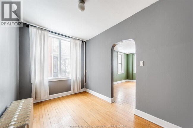 Photo du bâtiment - 1701 Wyandotte St E