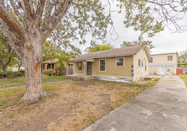 Building Photo - 106 Southway Dr