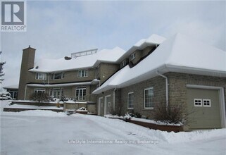 Building Photo - 220 Arkell Rd