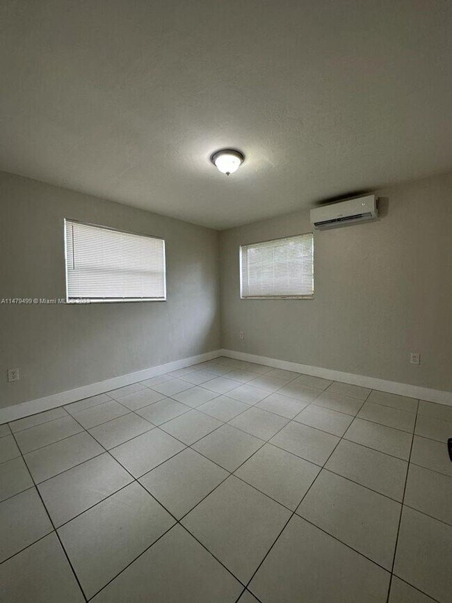 Foto del edificio - 15960 NE 19th Pl