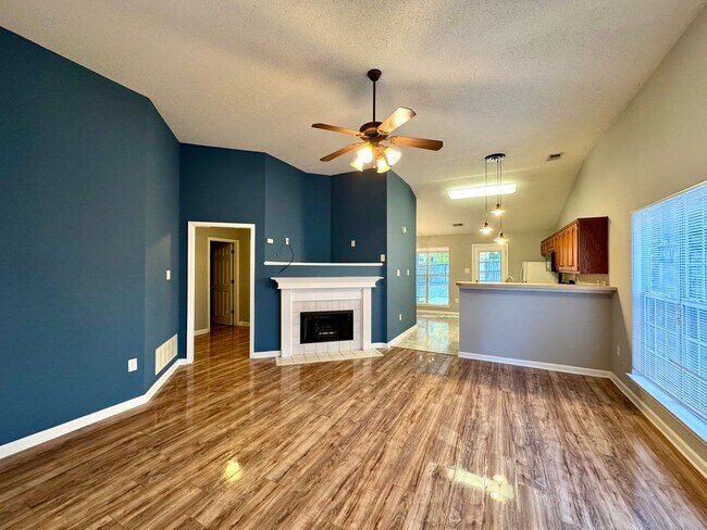 Foto del edificio - 639 Burton Ln