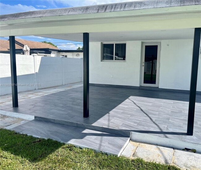 Foto del edificio - 7113 SW 21st St