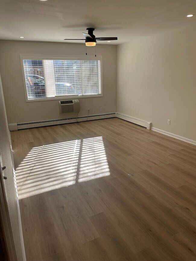 Foto del edificio - 255 Elmwood Ave