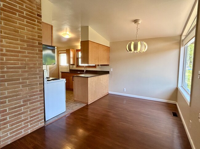 Foto del edificio - Upper Rainier Beach Home