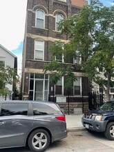 Building Photo - 1532 W 18th Pl