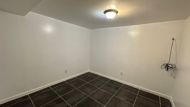 Building Photo - 5830 N Artesian Ave