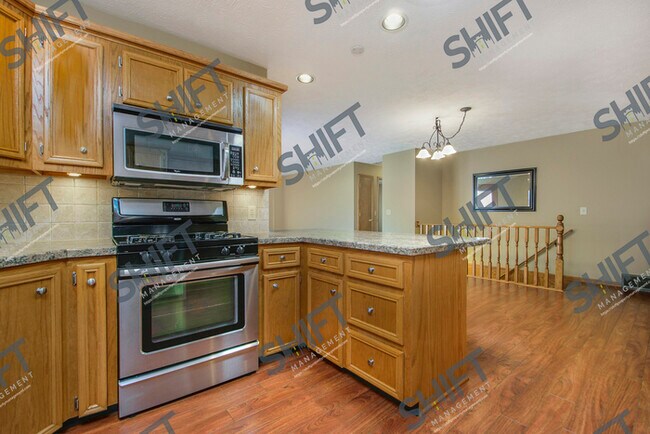 Building Photo - 4180 Ivanrest -- Spacious and Inviting home