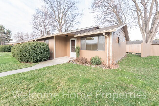 Foto del edificio - Beautiful 2 Bedroom Home in Quiet Neighborhood