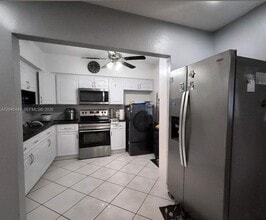 Building Photo - 8600 NW 57th Ct