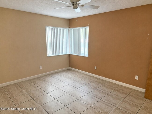 Building Photo - 800 N Fiske Blvd