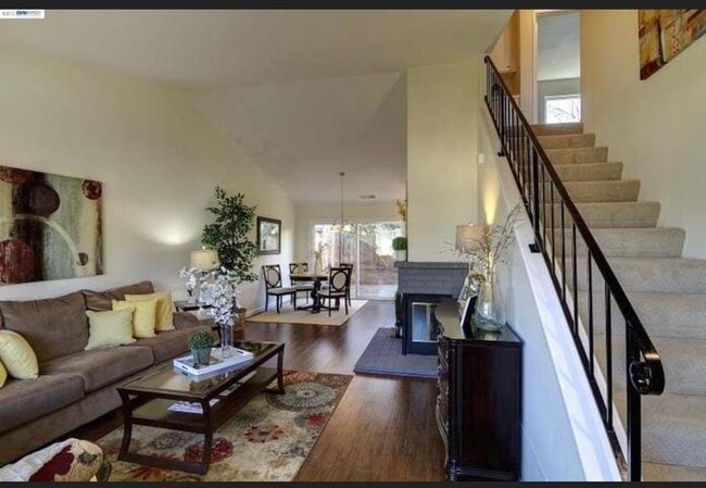 Building Photo - 2118 Alexander Way
