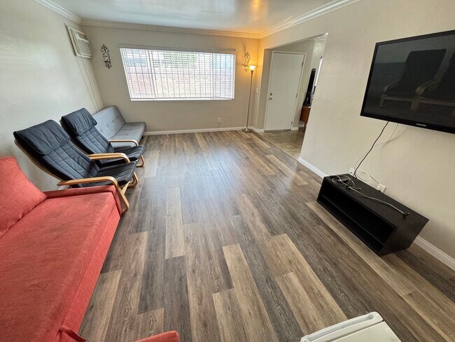 Foto del edificio - 1126 W 37th Pl