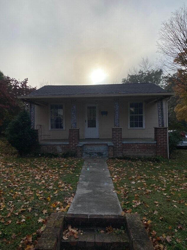 Primary Photo - 211 Central Ave