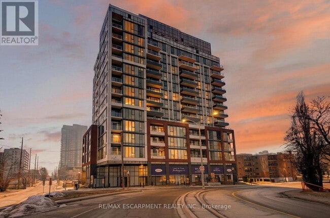 Building Photo - 2088 James St