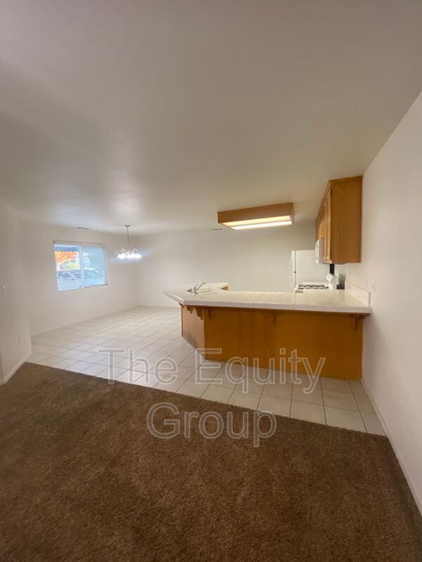 2522 W Lark Ave, Visalia, CA 93291 Condo for Rent in Visalia, CA