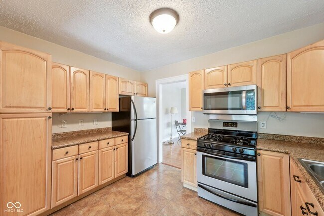 Foto del edificio - 1241 N Linwood Ave