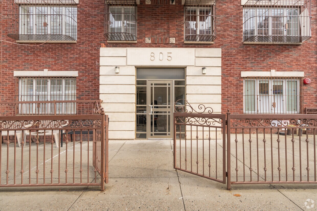 Entrance - 801 Bedford Ave