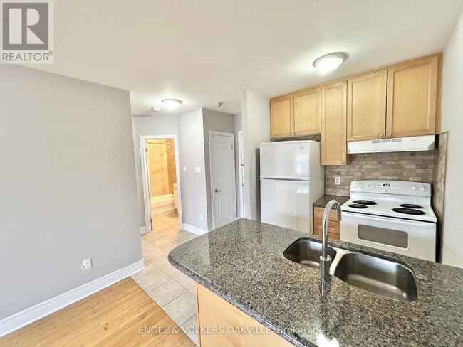 Building Photo - 11 Thirty Third St