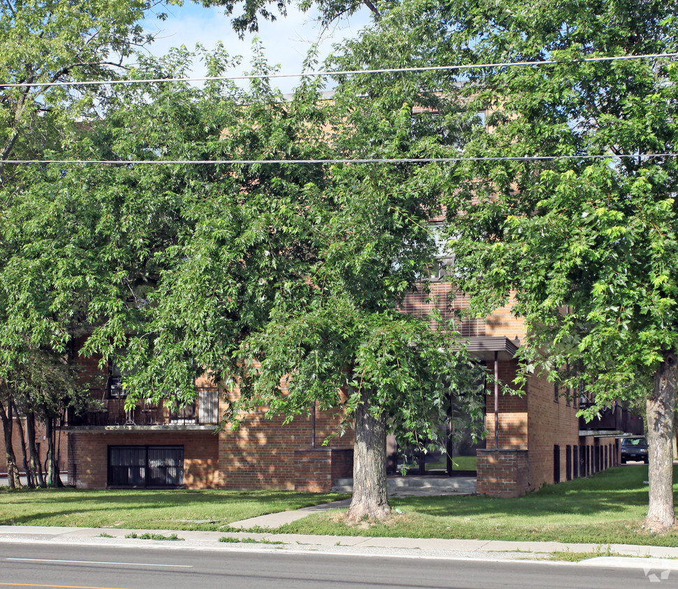 Building Photo - Birchmount Apartments