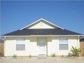 Building Photo - 7482 Autumn Trace Blvd