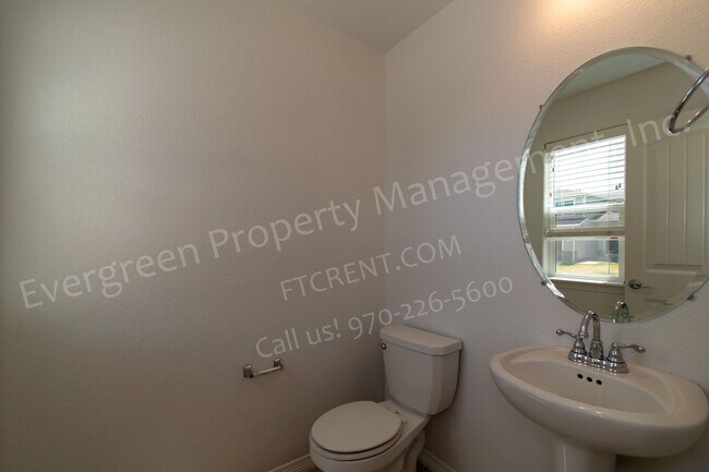 Building Photo - 4 Bedroom Single Family Home in Windsor