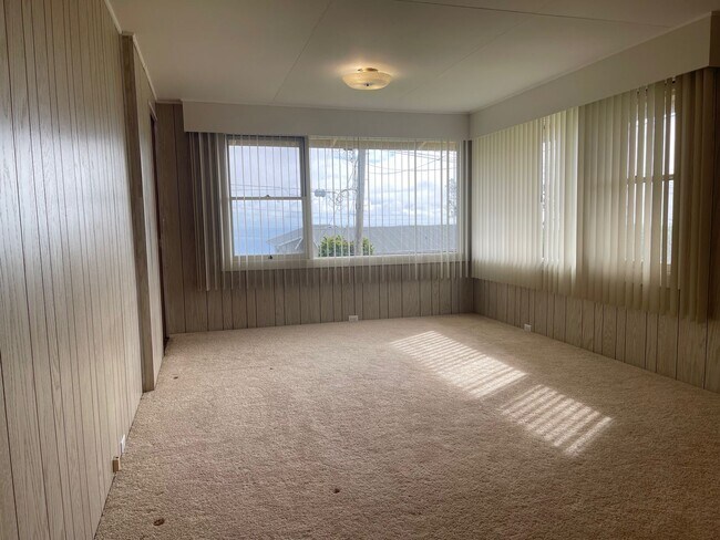 Foto del edificio - 4 Bedroom 2 Bath plus a bonus room