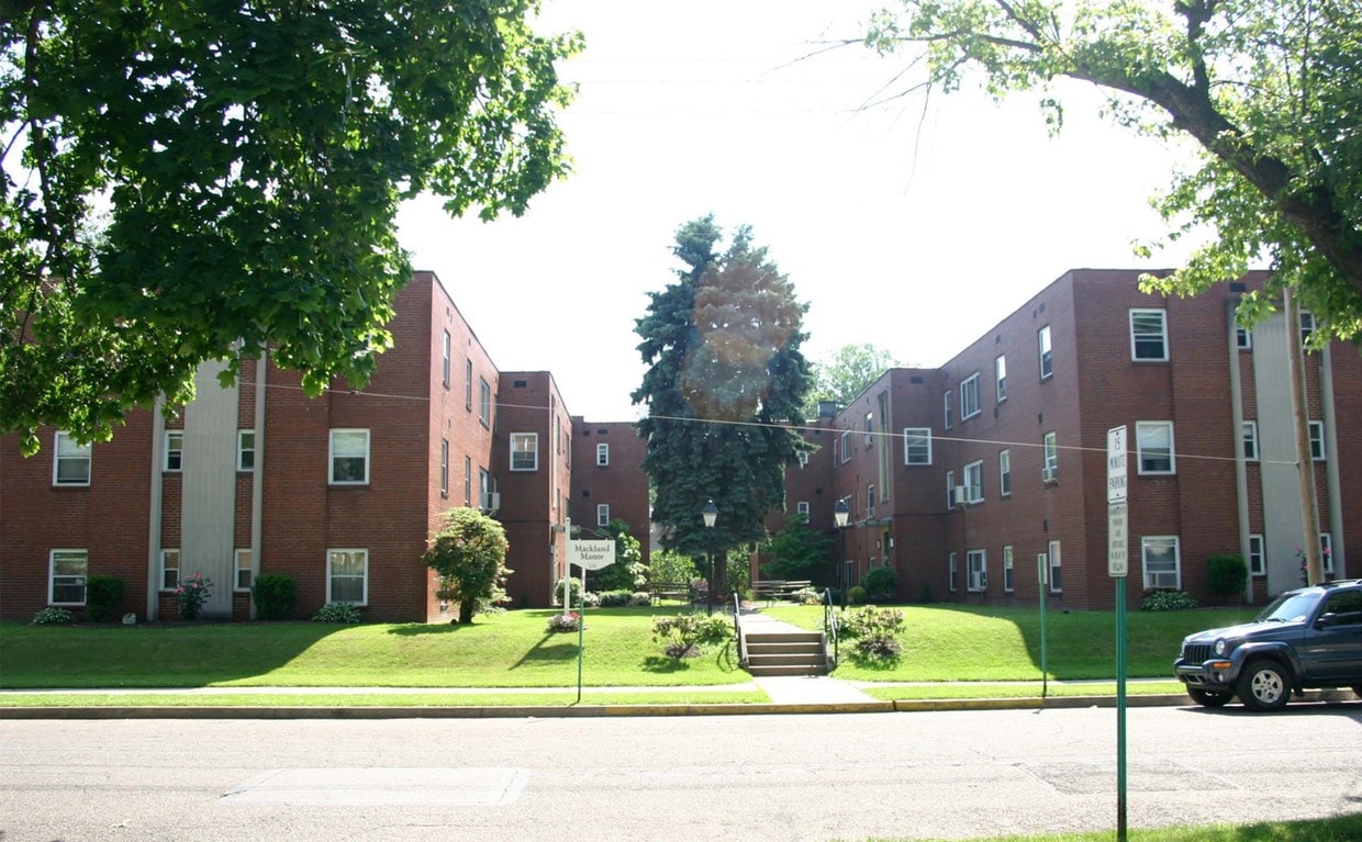 Mackland Manor Apartments in Kittanning, PA
