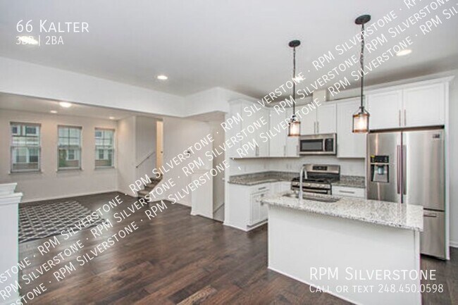 Building Photo - Spacious 3-bedroom