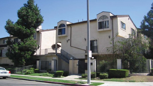 Building Photo - Helena Apartments