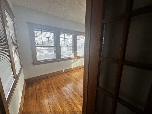 Building Photo - Two Bedroom House Available Now!