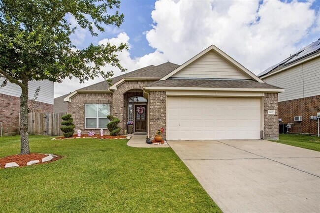 Building Photo - 4402 E Meadow Dr