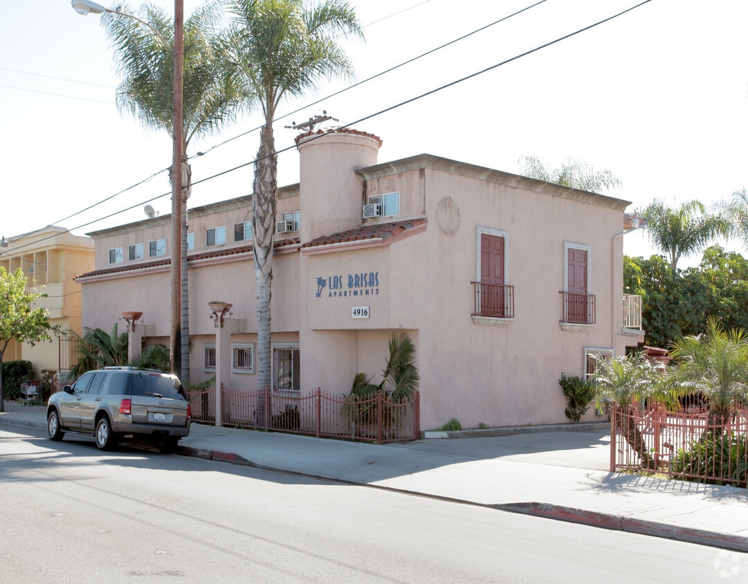 Primary Photo - Las Brisas Apartments