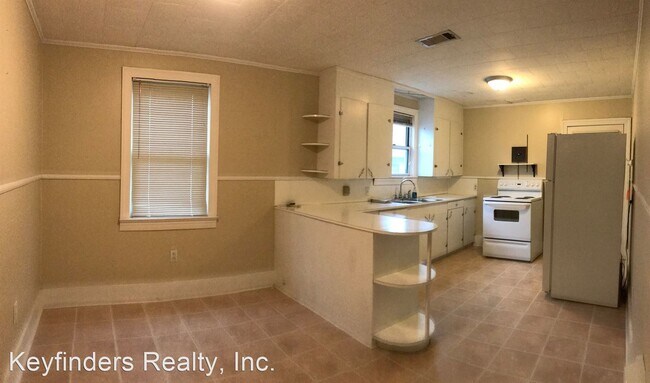 Building Photo - 3 br, 1 bath House - 524 8th St.